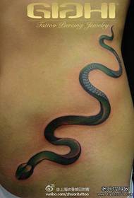 un modellu di tatuaggi di serpente bella