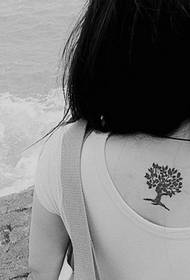 girly takaisin puhdas puu tatuointi figuuri