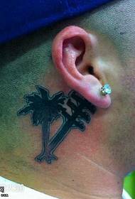 modello del tatuaggio del totem dell'albero del collo