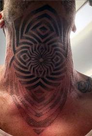 patró de tatuatge de tòtem amb hipnosi de coll negre de coll masculí