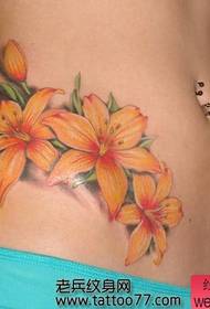 modello di tatuaggio di bellezza pancia color giglio