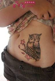 immagine del tatuaggio del gufo di pancia di moda personalità