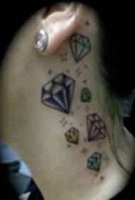 Farebné jemné tetovanie diamantmi