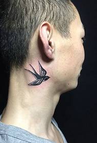 uzorak ptica tetovaža leti na uho muškaraca 32348-vrat lijepa ljubavna totemska tetovaža