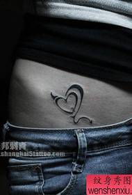 addome di una ragazza bellissimo totem amore tatuaggio modello