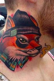 motif de tatouage de renard souriant