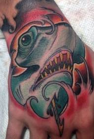 rangi ya mkono wa zamani wa shule ya msingi ya shark tattoo