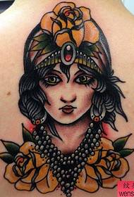 A tatuaxe recomendou un patrón de tatuaxe de retrato de beleza traseira