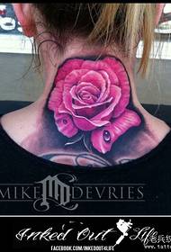 grožio kaklas ant rožinės raudonos rožės tatuiruotės