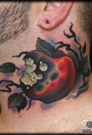 un patrón de tatuaje de manzana genial en el cuello