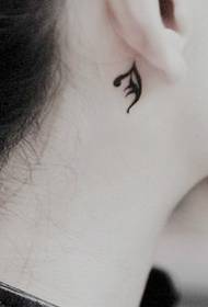 raíz de orella das nenas tatuaje pequeno alternativo en branco e negro