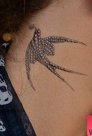 Oibreacha tattoo beag úr fáinleog muice