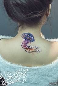 Es recomana un quadre de tatuatge amb un patró de tatuatge de meduses al coll