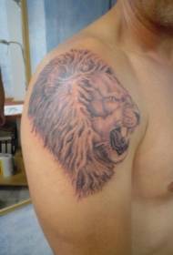 váll barna ordító oroszlán fej tetoválás minta