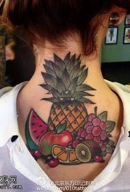 Tropisk frugt tatoveringsmønster i nakken