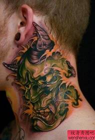 Tokoh tattoo nyarankeun warna beuheung sapertos padamel tattoo