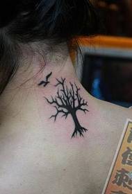 un albero di totem collo ragazza modello del tatuaggio