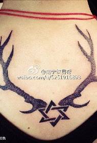 padrão de tatuagem de estrela de seis pontas de chifres de pescoço