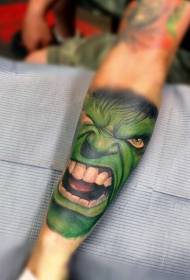 panangan warna pola Hulk tato avk
