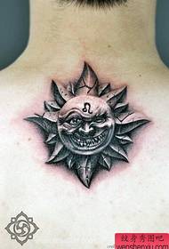 një qafë Leo diell tatuazh diell tatuazh punon  33674 @ Modeli i tatuazheve të bukura të bufit në qafën e vajzës