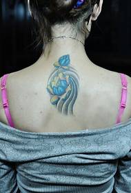 schönen Hals schöne Farbe Lotus Tattoo Muster Bild