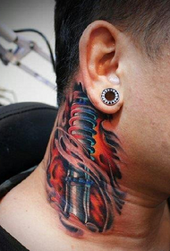 condividere il modello di tatuaggio meccanico sul collo
