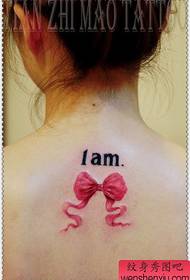 niet-mainstream meisje nek strik tattoo patroon