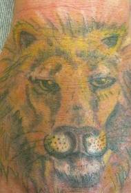 handkleur smerig geel hoofd leeuwenkop tattoo