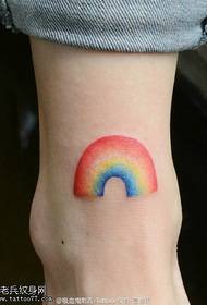 modello di tatuaggio arcobaleno fresco di colore