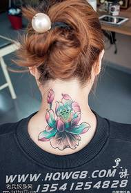 lotus in de nek Tattoo patroon