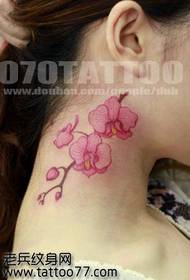 beauty neck lijepi cvjetni uzorak tetovaža