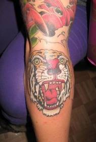 brazo patrón de tatuaje de avatar de tigre rugido estilo asiático