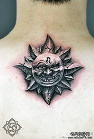 fiú nyak hűvös kőfaragás nap és csillagkép szimbólum tetoválás minta