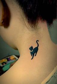 figura del tatuaggio del gatto della copertura della cicatrice