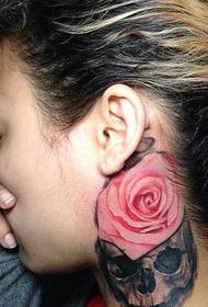 naisen kaulan väri ruusu tatuointi työkuva
