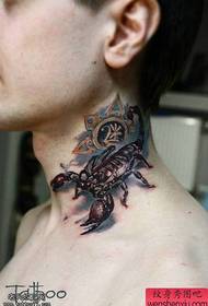 figura de tatuatge bar recomanat un treball de tatuatge d'escorpí de coll