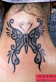 Imagen de tatuaje de mariposa de tótem de cuello MM