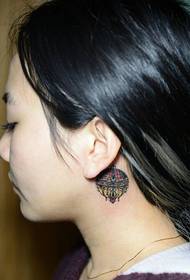 meisjes achter het oor heteluchtballon creatief tattoo patroon