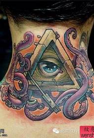 Τατουάζ δείχνουν, μοιράζονται ένα τατουάζ στο λαιμό του ματιού του Θεού