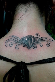 Kakla mīlestības tetovējuma raksts