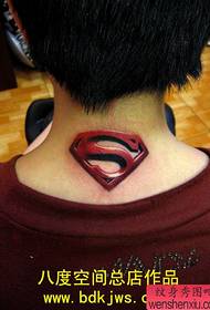 Necker Superman logotyp tatuering mönster