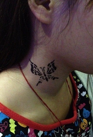 Тотем лептир тетоважа на врату