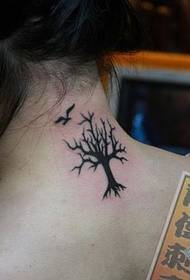 一款女生颈部图腾树纹身图案