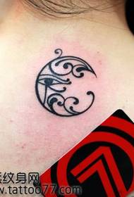 kaklo klasikinis totemo mėnulio tatuiruotės modelis