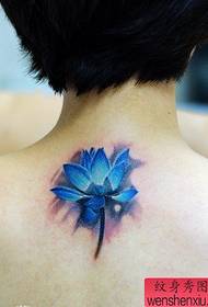 vzor tetovania lotosu na krku