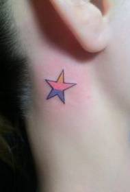 modello di tatuaggio a stella a cinque punte color collo della ragazza