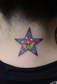 女孩脖子五角星蘑菇紋身圖案