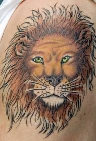 modello tatuaggio testa di leone color spalla
