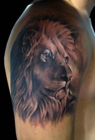 pečių rudas tikroviškas liūto galvos tatuiruotės modelis