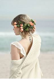 qoorta quruxda quruxda badan ee quruxda badan ee quruxda badan leh dharka totem tattoo sawir